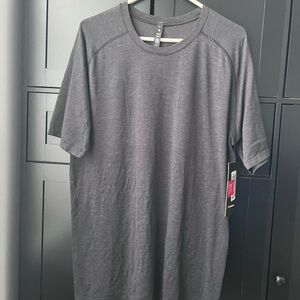 lululemon athletica Men's Charcoal Short Sleeve Crew Tee